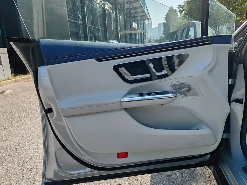 Mercedes-Benz EQE 2024 2025 Model 500 4MATIC Luxury Edition