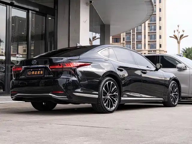 Lexus LS 2021 500h Executive Edition — фото 3
