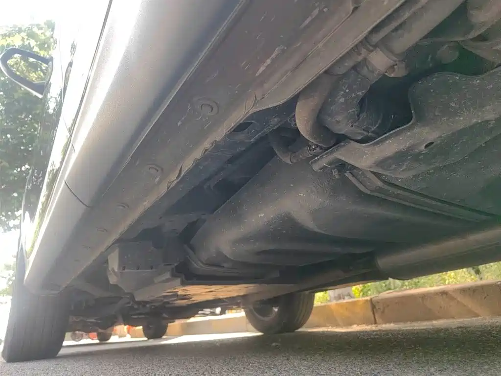 Toyota RAV4 Rongfang 2015 2.5L Automatic 4WD Elite Edition фото 18