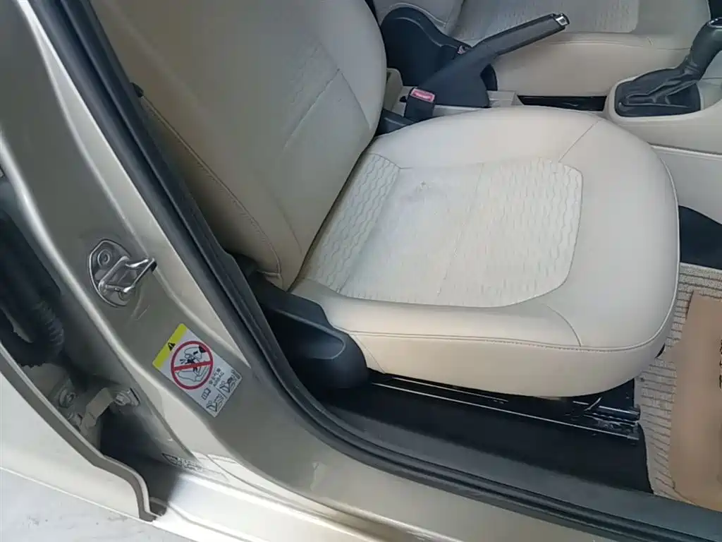 Škoda Rapid 2013 1.6L Automatic Smart Selection фото 25