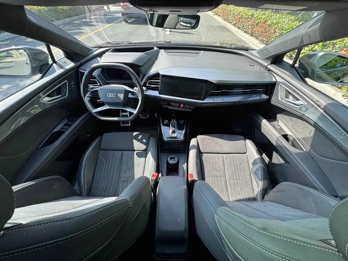 Audi Q5 e-tron 2022 50 e-tron quattro Glory Edition Mecha Suit Sun Chaser Version фото 16