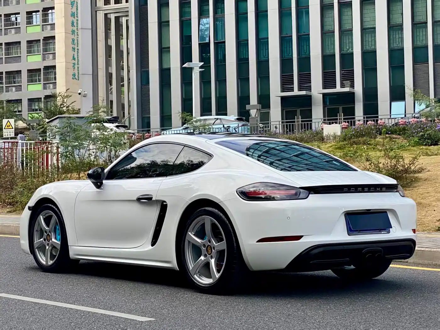 Porsche 718 2016 Cayman 2.0T фото 4