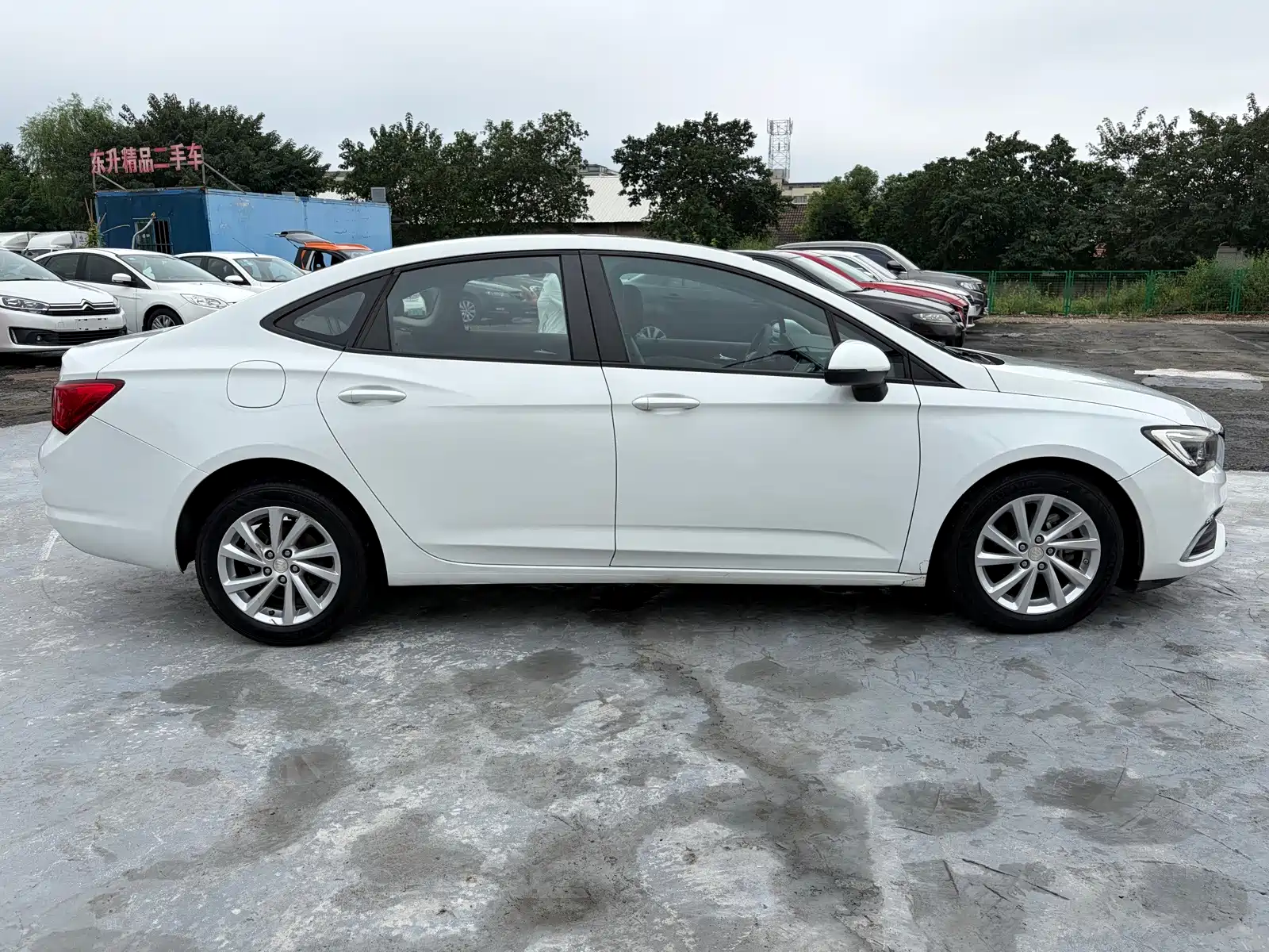 Photo 4 - Buick Verano