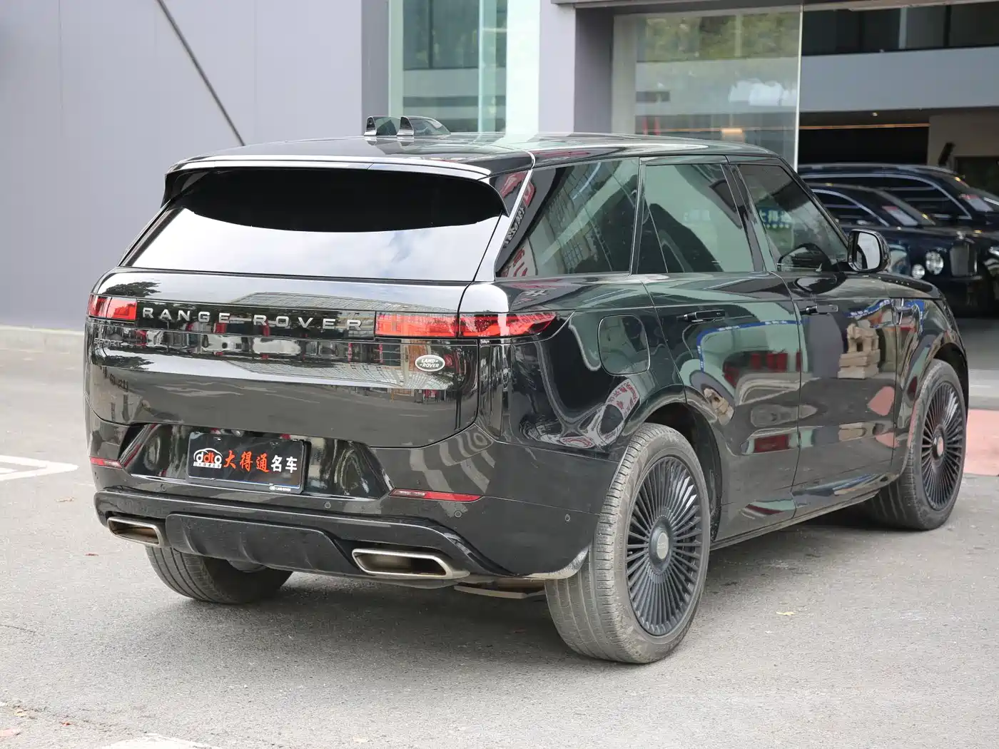 Land Rover Range Rover Sport 2023 400PS Dynamic SE фото 3