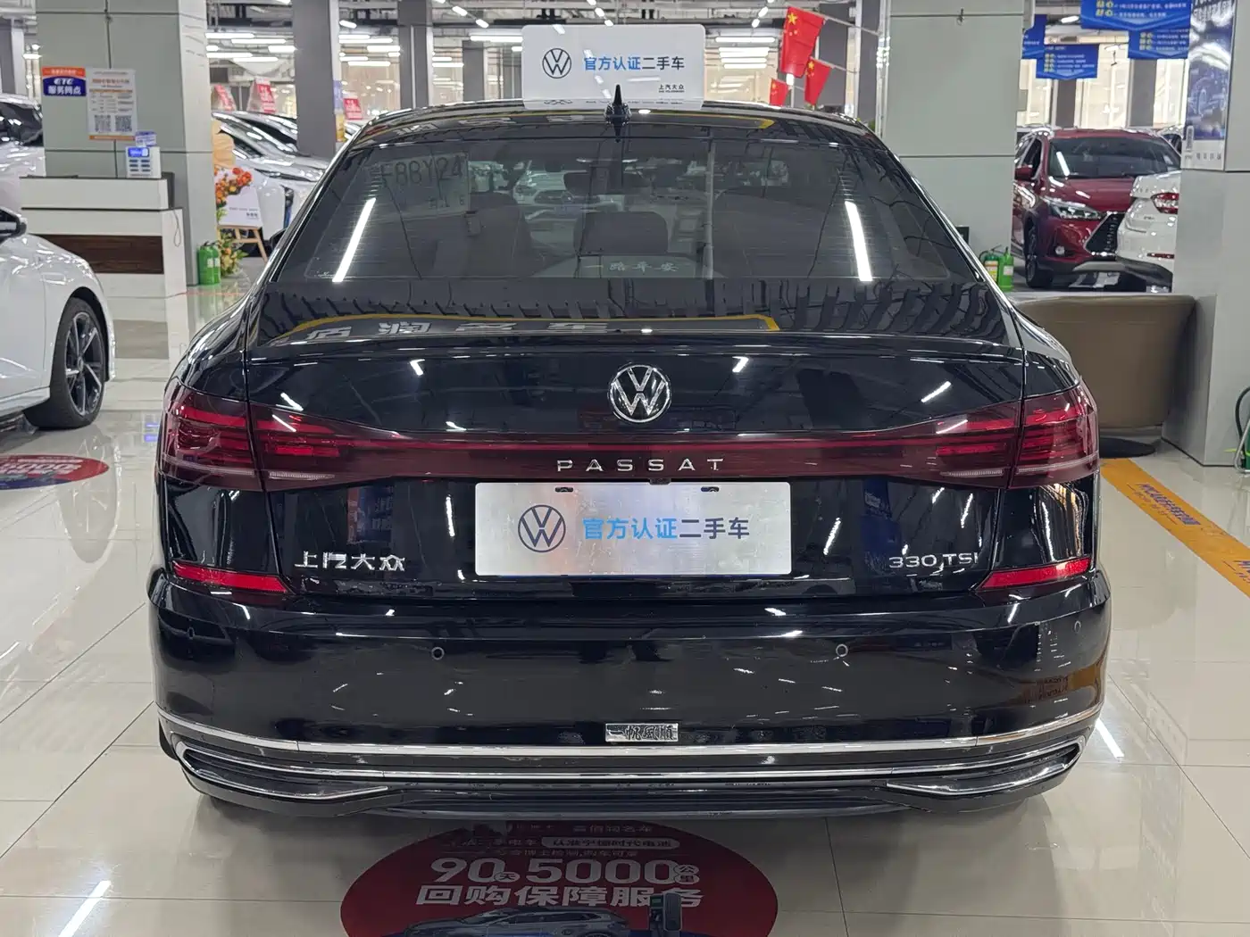 Volkswagen Passat 2022 330TSI Luxury Edition фото 9