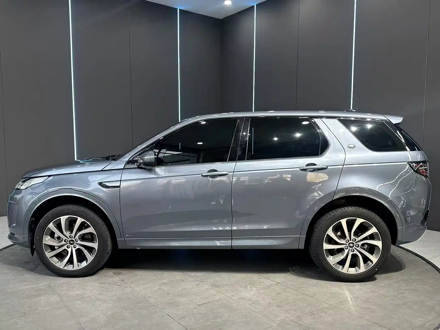 Land Rover Discovery Sport 2020 249PS R-Dynamic Performance фото 4