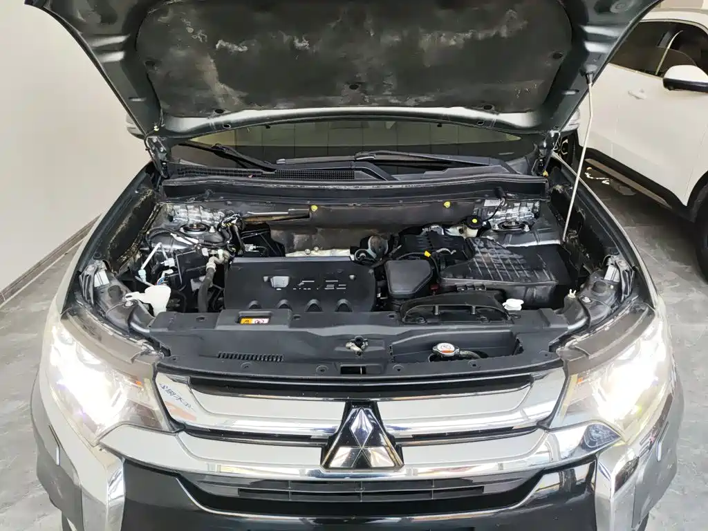Mitsubishi Outlander 2016 2016 2.4L 4WD Elite Edition 5-seater