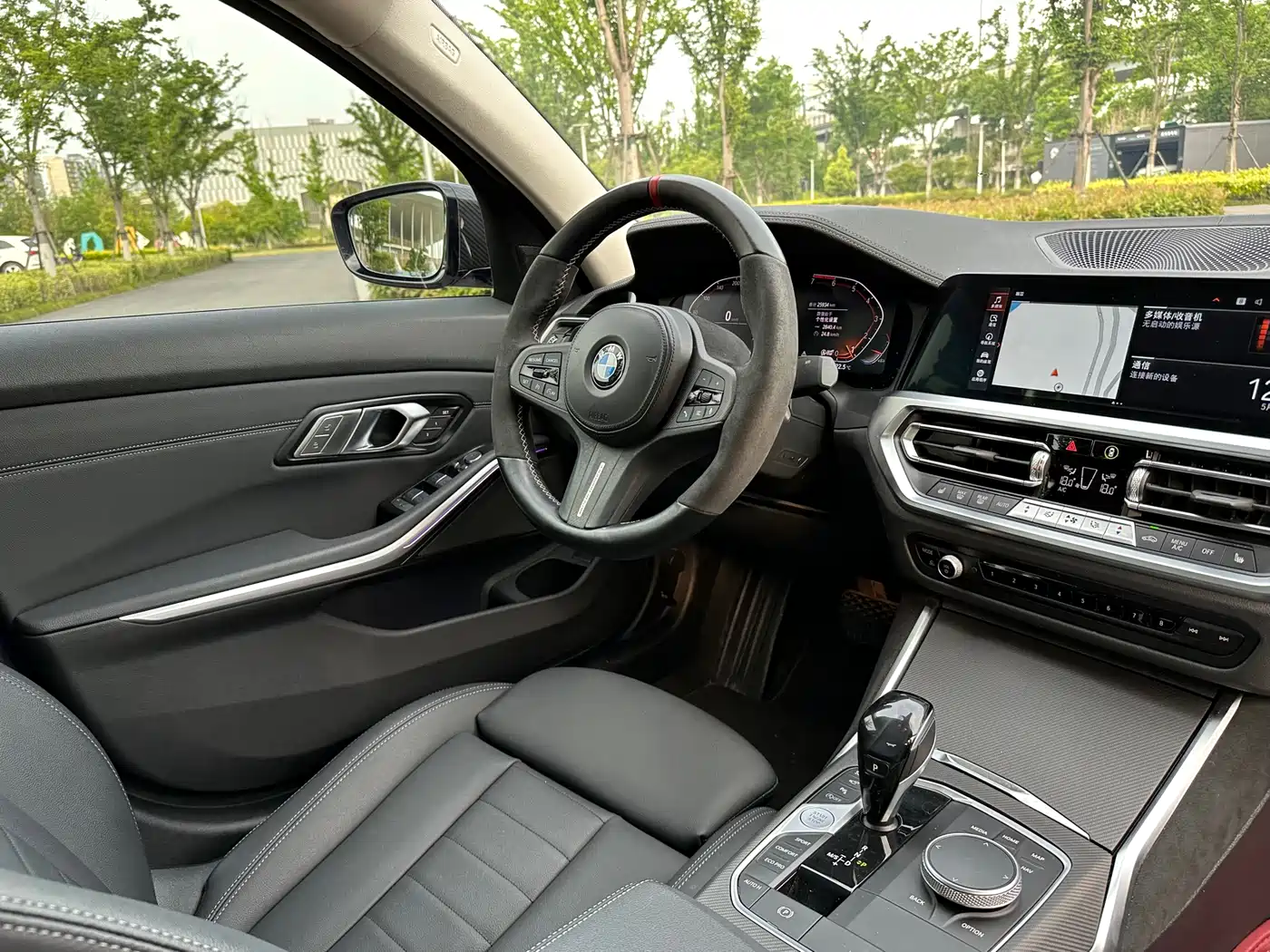 BMW 3 Series 2021 325Li M Sport Night Edition фото 11