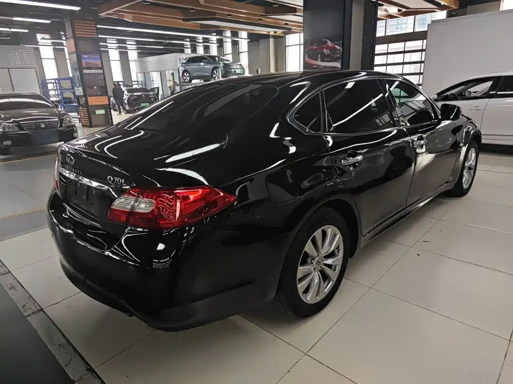Infiniti Q70 2014 2013 Q70L 2.5L Premium