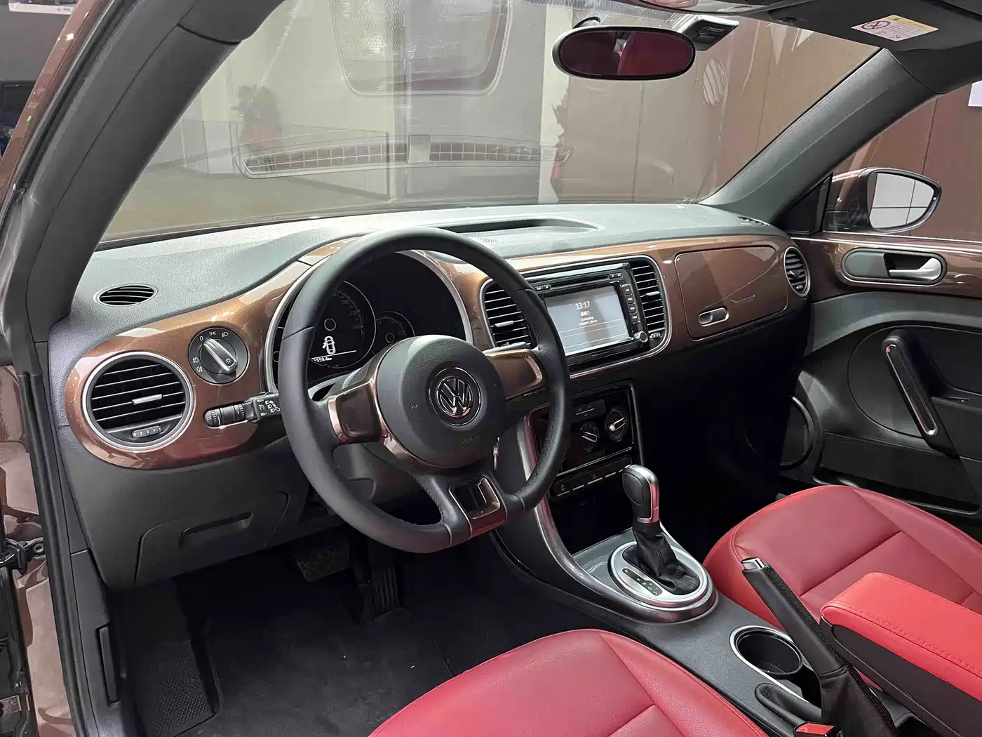 Volkswagen Beetle 2017 180TSI Enjoy фото 9