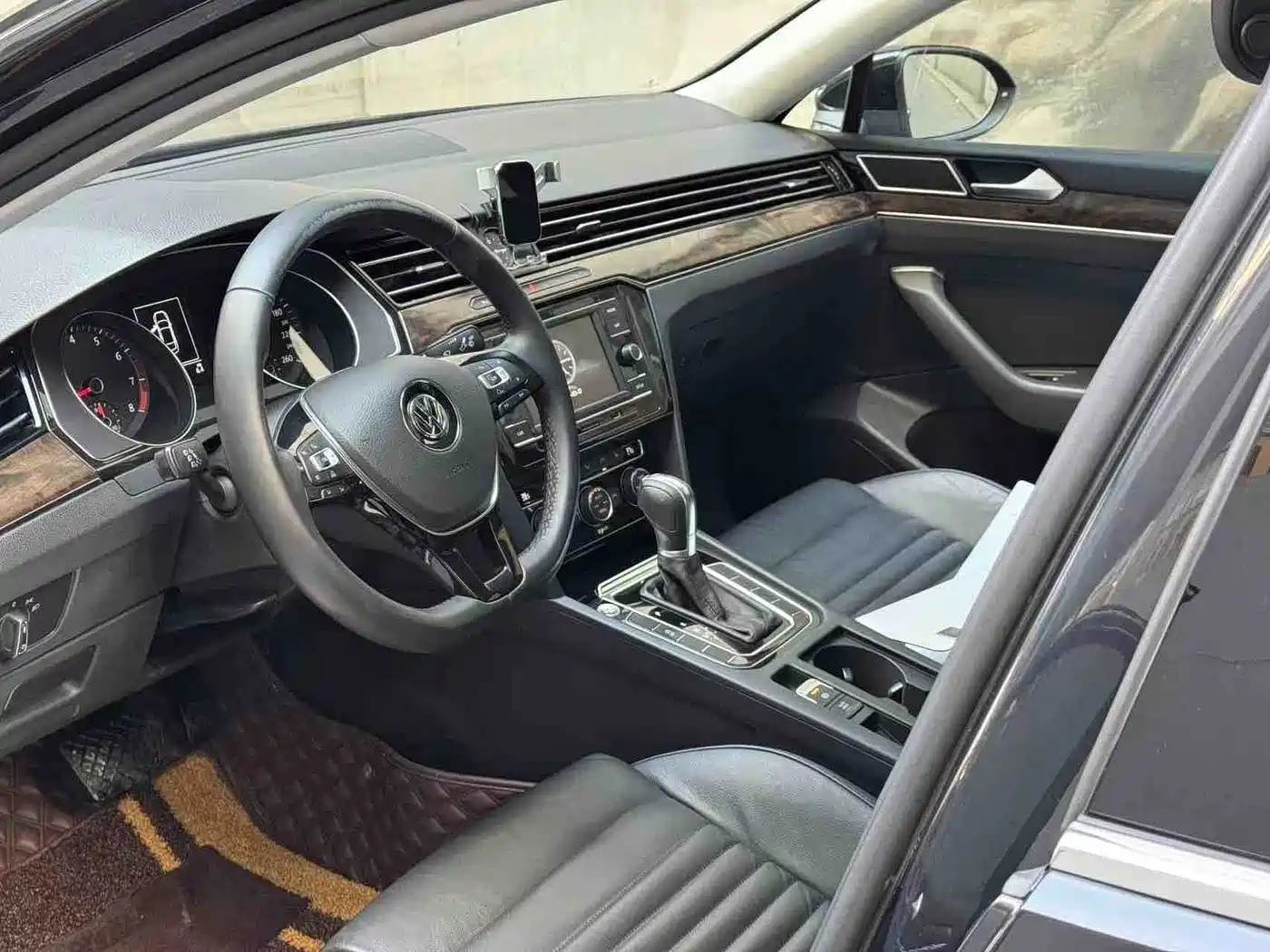 Volkswagen Magotan 2018 380TSI DSG Luxury фото 6