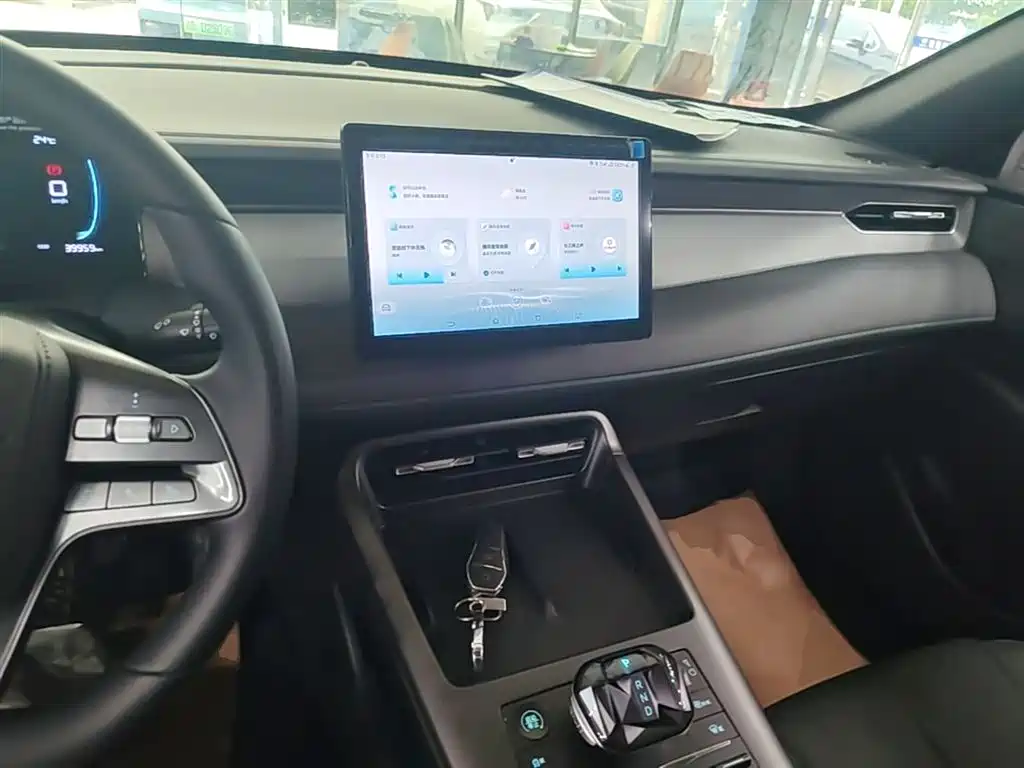 BYD Qin PLUS 2025 DM-i Smart Drive 55KM Leader фото 10