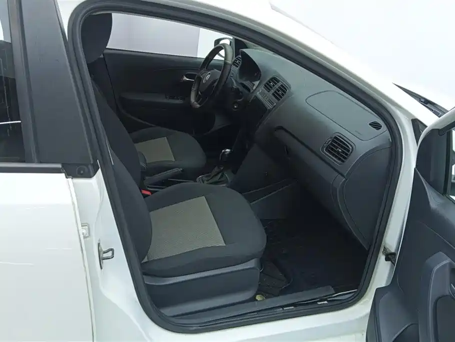Volkswagen Polo 2018 1.5L Auto Safe Drive фото 8