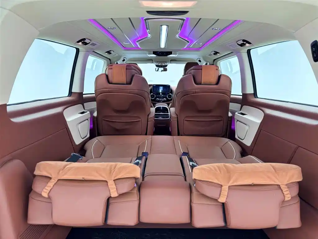 Mercedes-Benz Vito 2023 2.0T Business 7-Seater фото 34