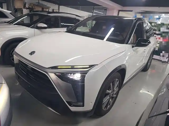 NIO ES8 2021