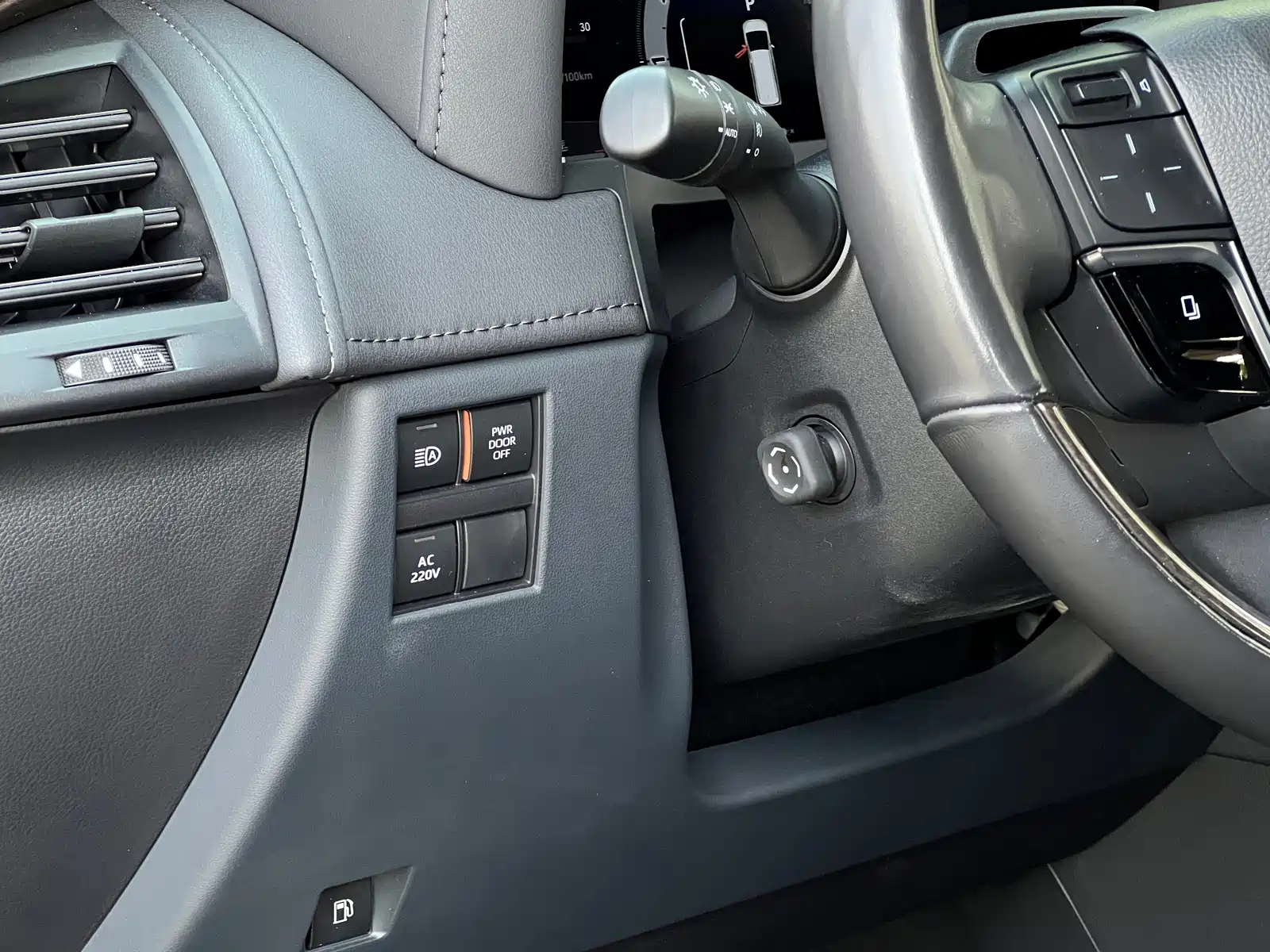 Фото 27 - Toyota Vellfire