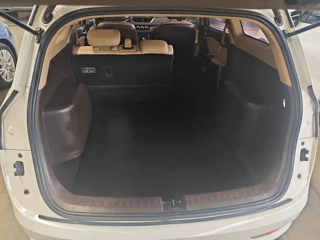 Baojun 310W 2018 2017 1.5L Manual Fashion Edition (China V)