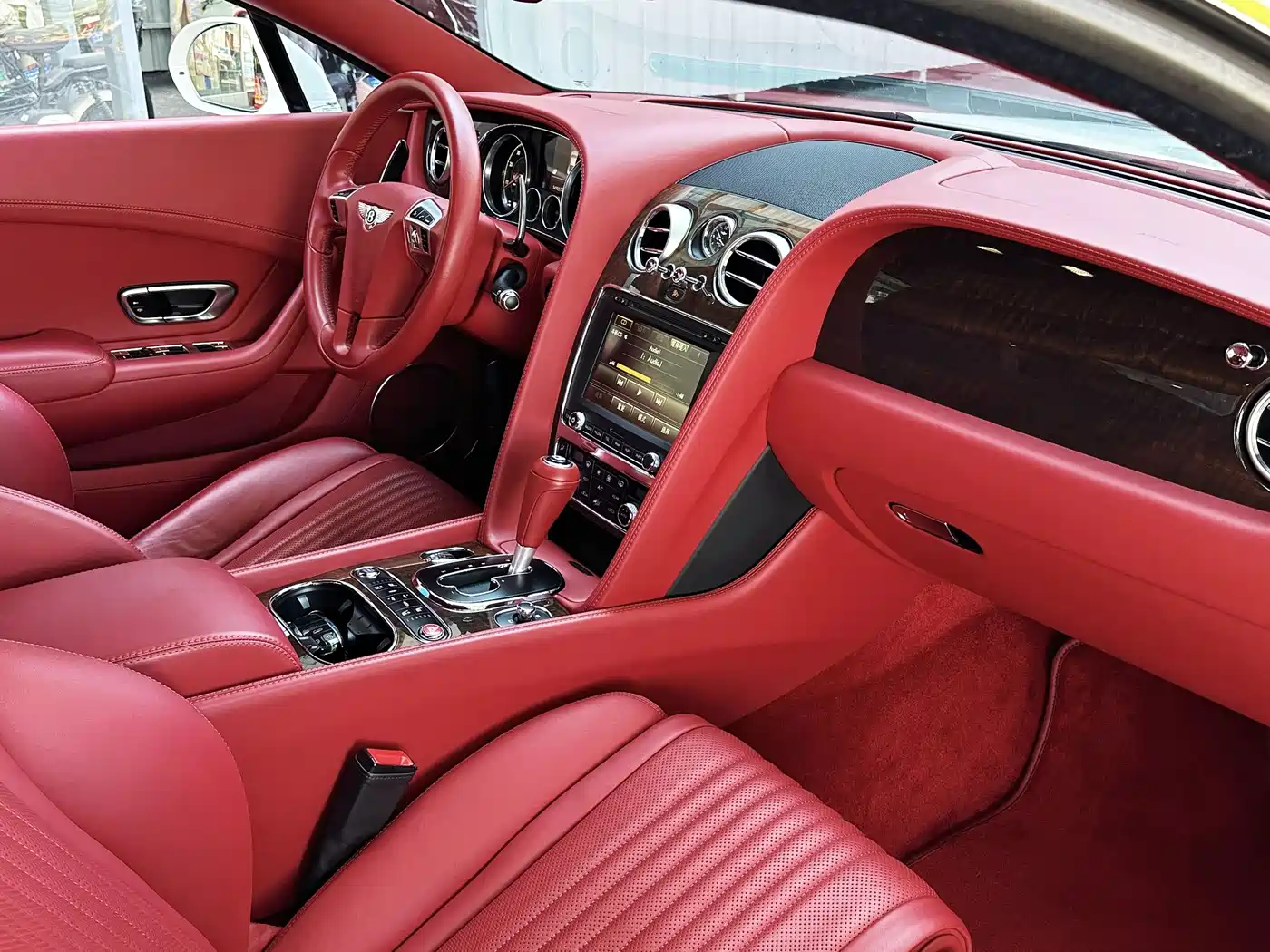 Bentley Continental 2017 4.0T GT V8 Standard фото 13