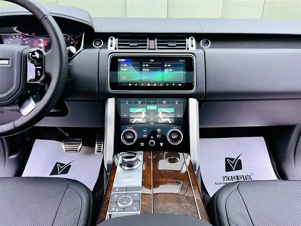 Land Rover Range Rover 2020 3.0 L6 Heritage Edition фото 12