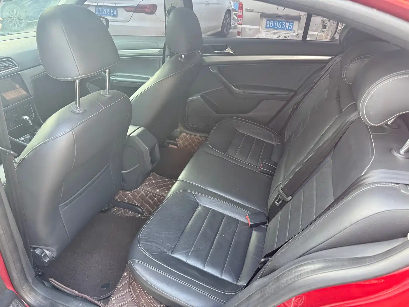 Volkswagen Lavida 2017 1.6L Automatic Comfort Edition фото 7