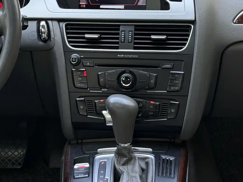 Audi A4L 2012 2.0 TFSI Auto Comfort фото 7