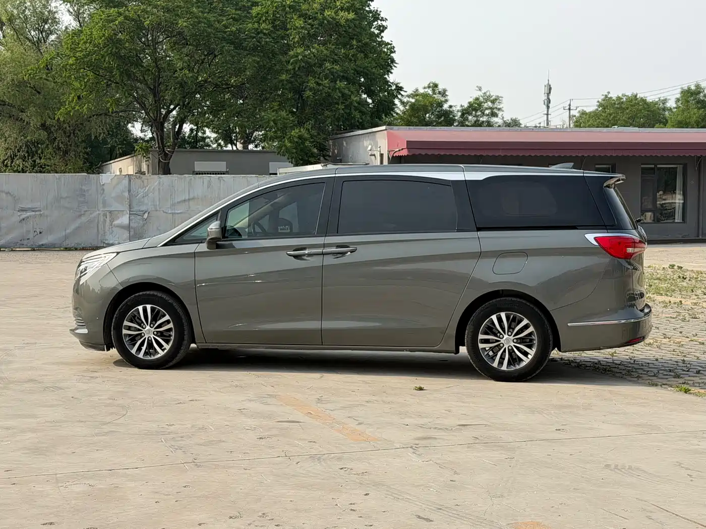 Buick GL8 2017 ES 28T Luxury China V фото 2