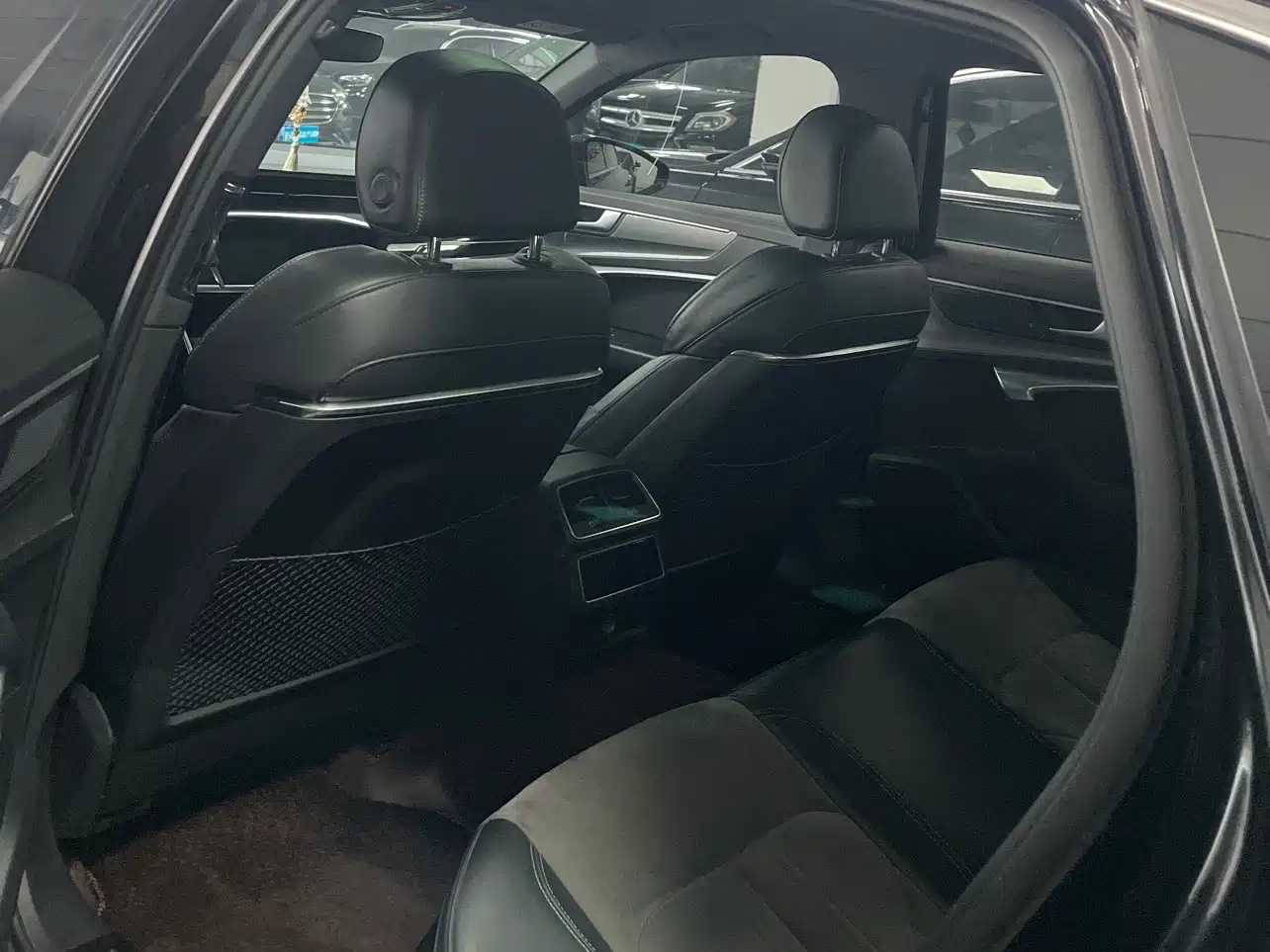 Фото 11 - Audi A6L
