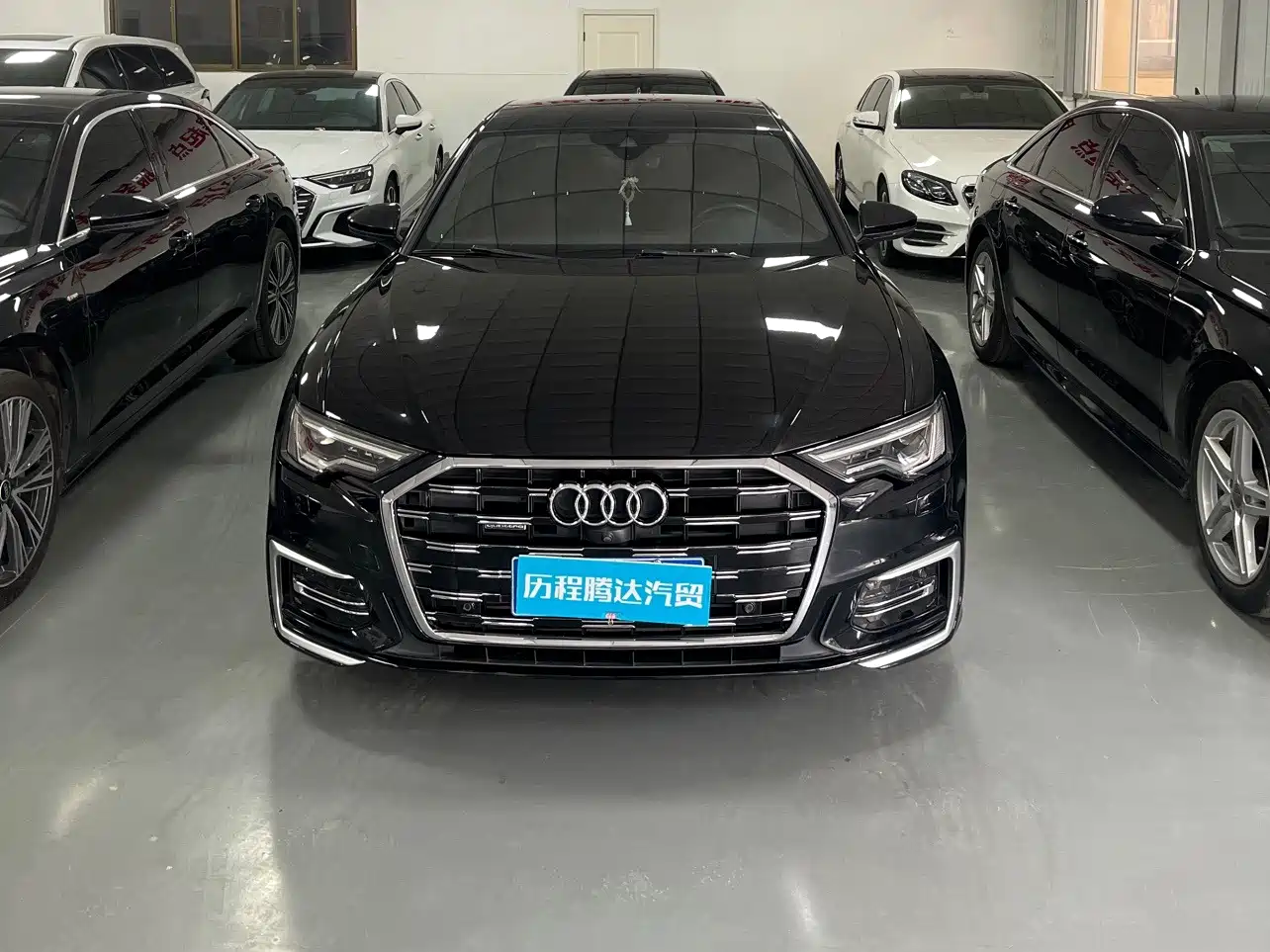Фото 2 - Audi A6L