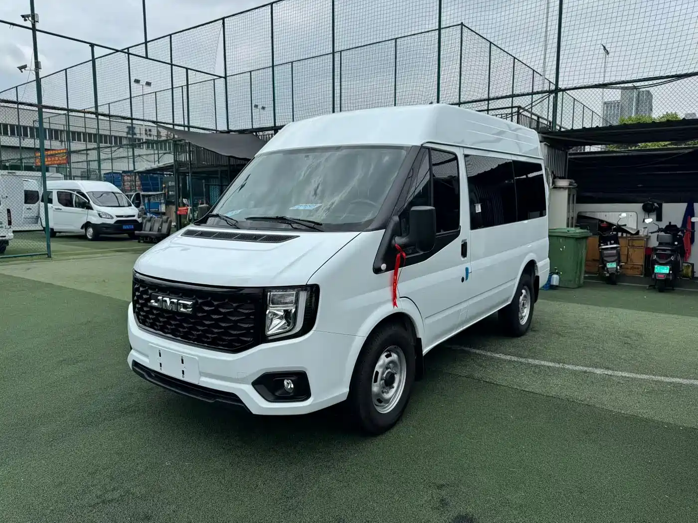 Jiangling JMC Fushun 2025 2025 Model 2.0T 6MT Diesel Short Wheelbase Medium Roof Commercial MPV 5/6 Seats