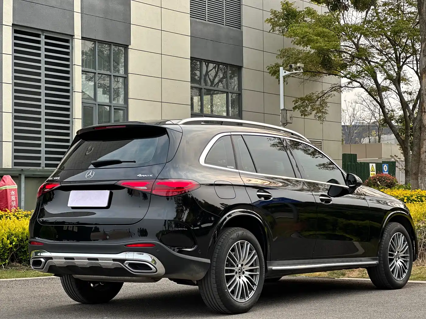 Mercedes-Benz GLC 2026 GLC 300 L 4MATIC Sport 5-Seater фото 4