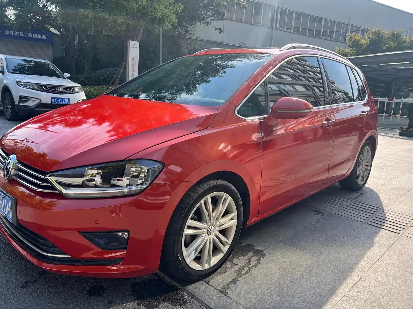 Volkswagen Golf Sportsvan 2016 — пригон из Китая