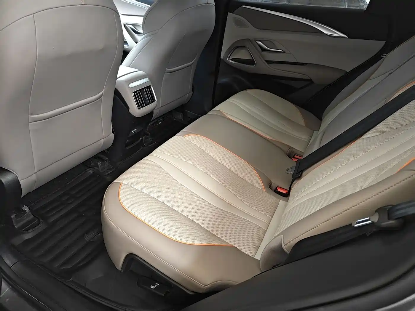 BYD Song Pro New Energy 2023 Champion Edition DM-i 110KM Excellence фото 6