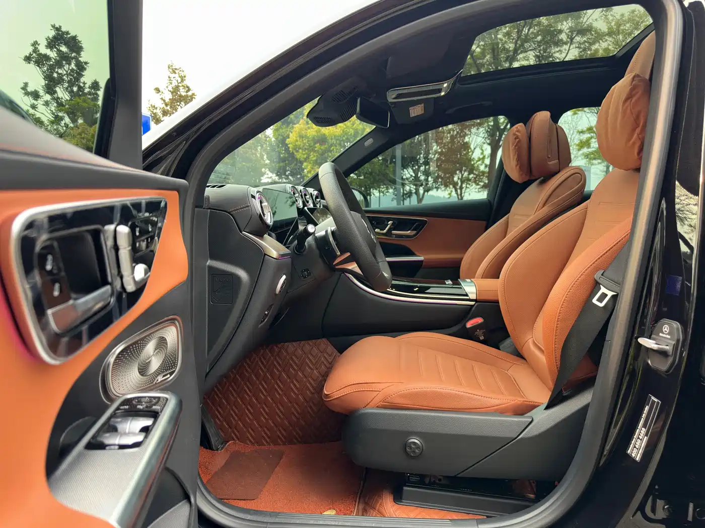 Mercedes-Benz GLC 2026 GLC 300 L 4MATIC Sport 5-Seater фото 8
