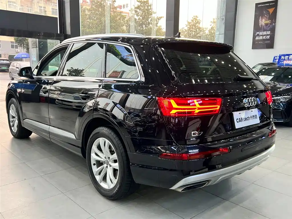 Audi Q7 2018 40 TFSI Comfort фото 8