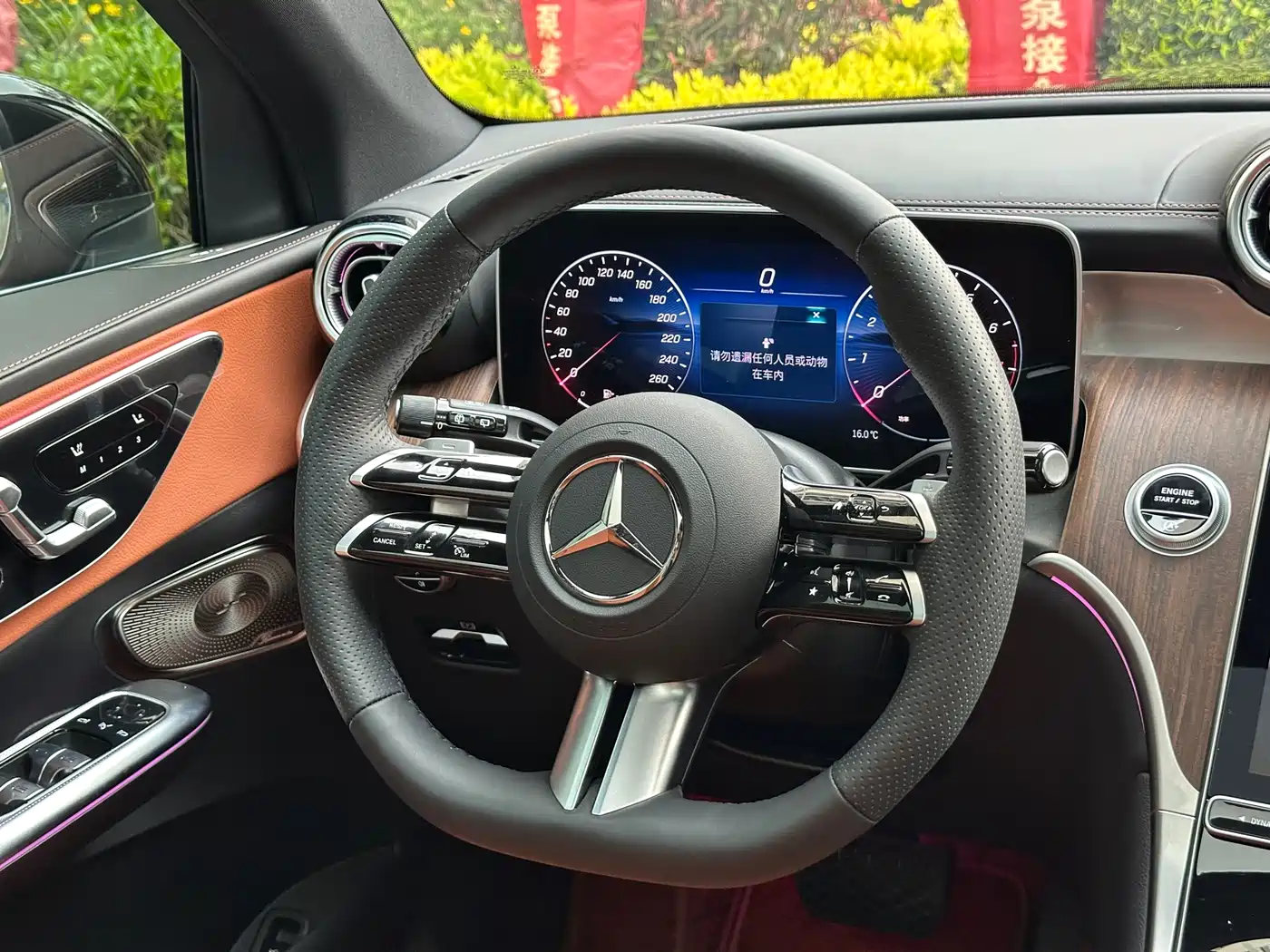 Mercedes-Benz GLC 2026 GLC 300 L 4MATIC Sport 5-Seater фото 16