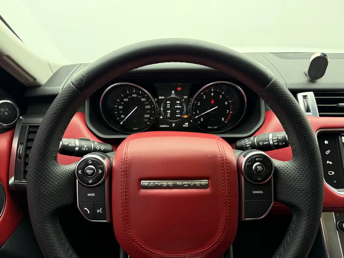 Land Rover Range Rover Sport 2016 Model 3.0 SC V6 SE фото 11