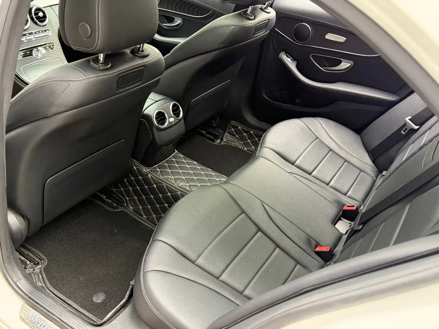 Mercedes-Benz C-Class 2017 Facelift C 200 L Sport Edition фото 9