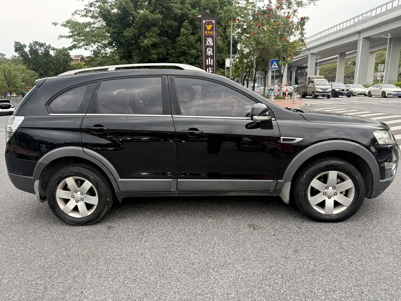 Chevrolet Captiva 2014 2.4L 2WD Urban 7-seater фото 4