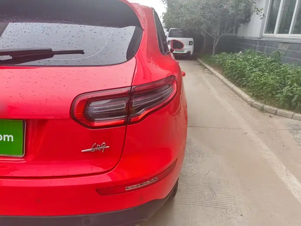 Фото 8 - Zotye SR9