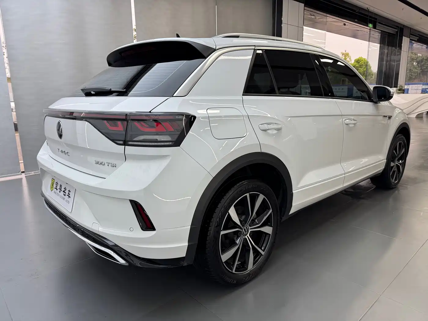 Volkswagen T-ROC 2023 300TSI DSG 2WD Starlight Edition фото 6