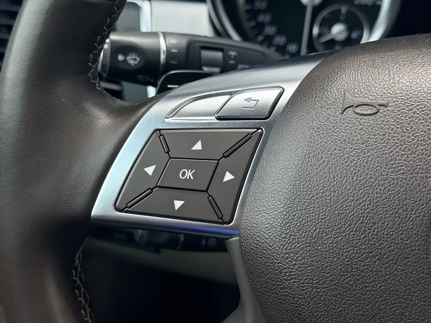 Mercedes-Benz M-Class 2012 ML 300 фото 25