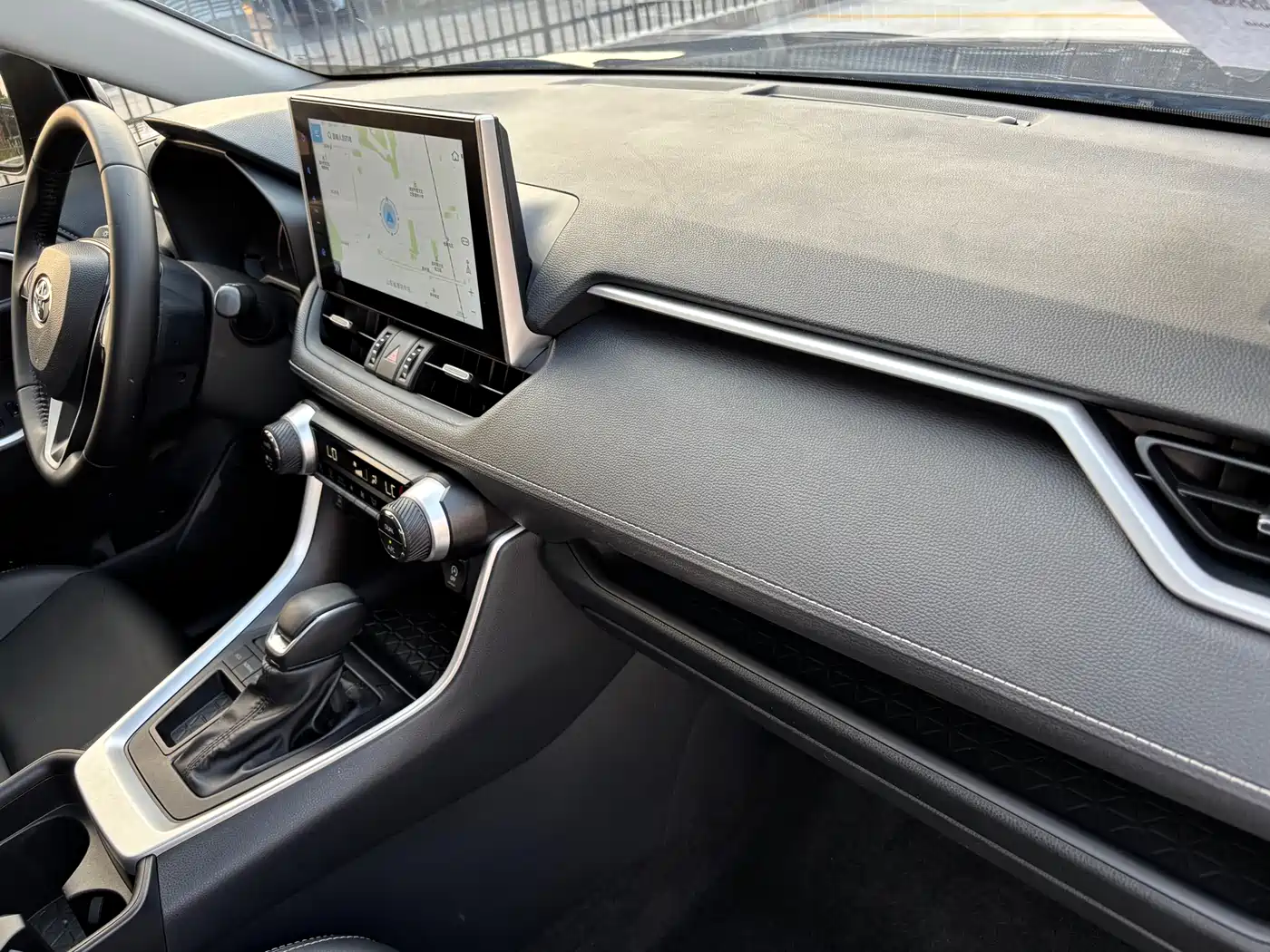 Toyota Wildlander 2022 2.0L CVT FWD Luxury PLUS Edition фото 14