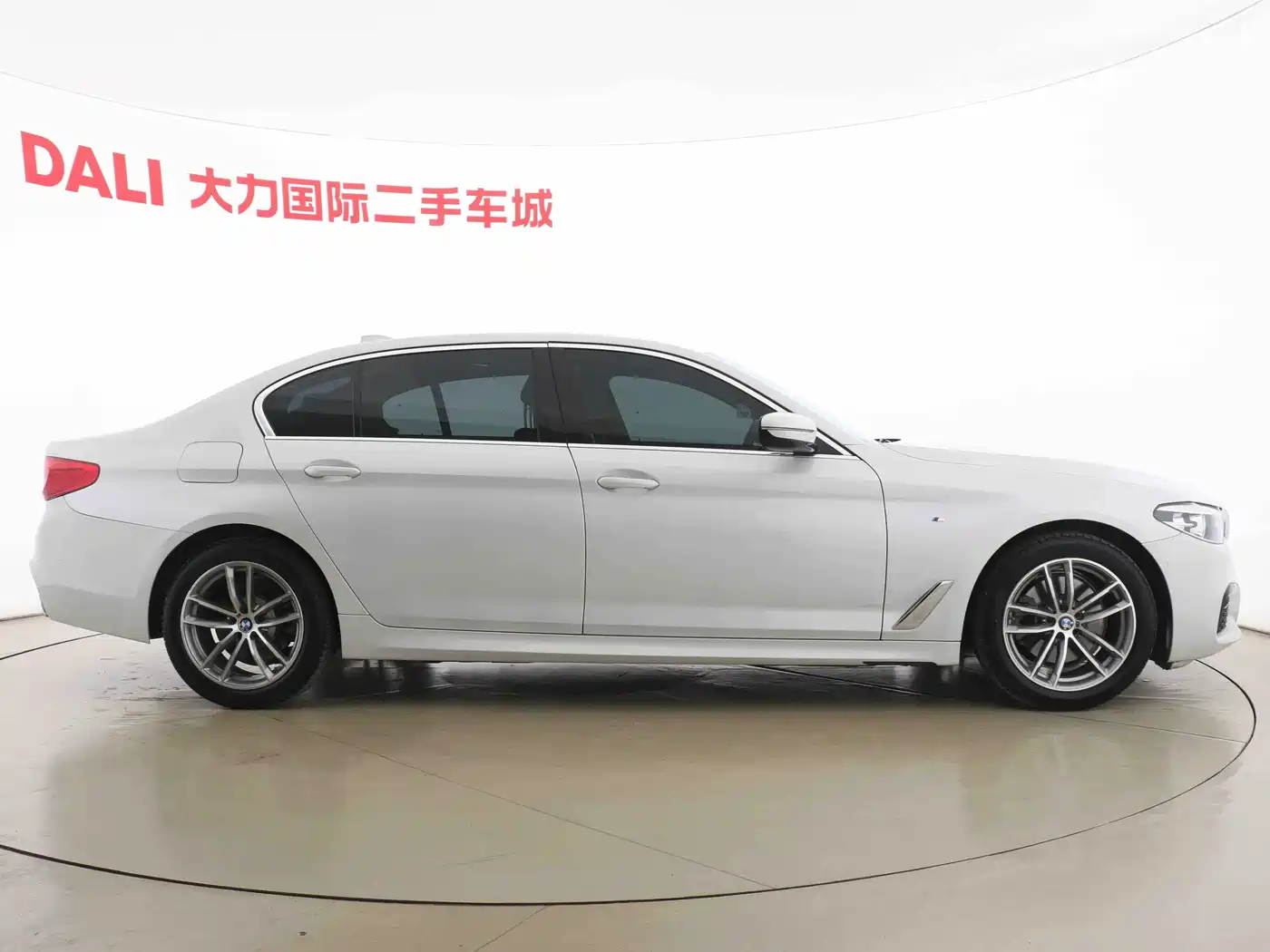 BMW 5 Series 2020 525Li M Sport Package фото 4