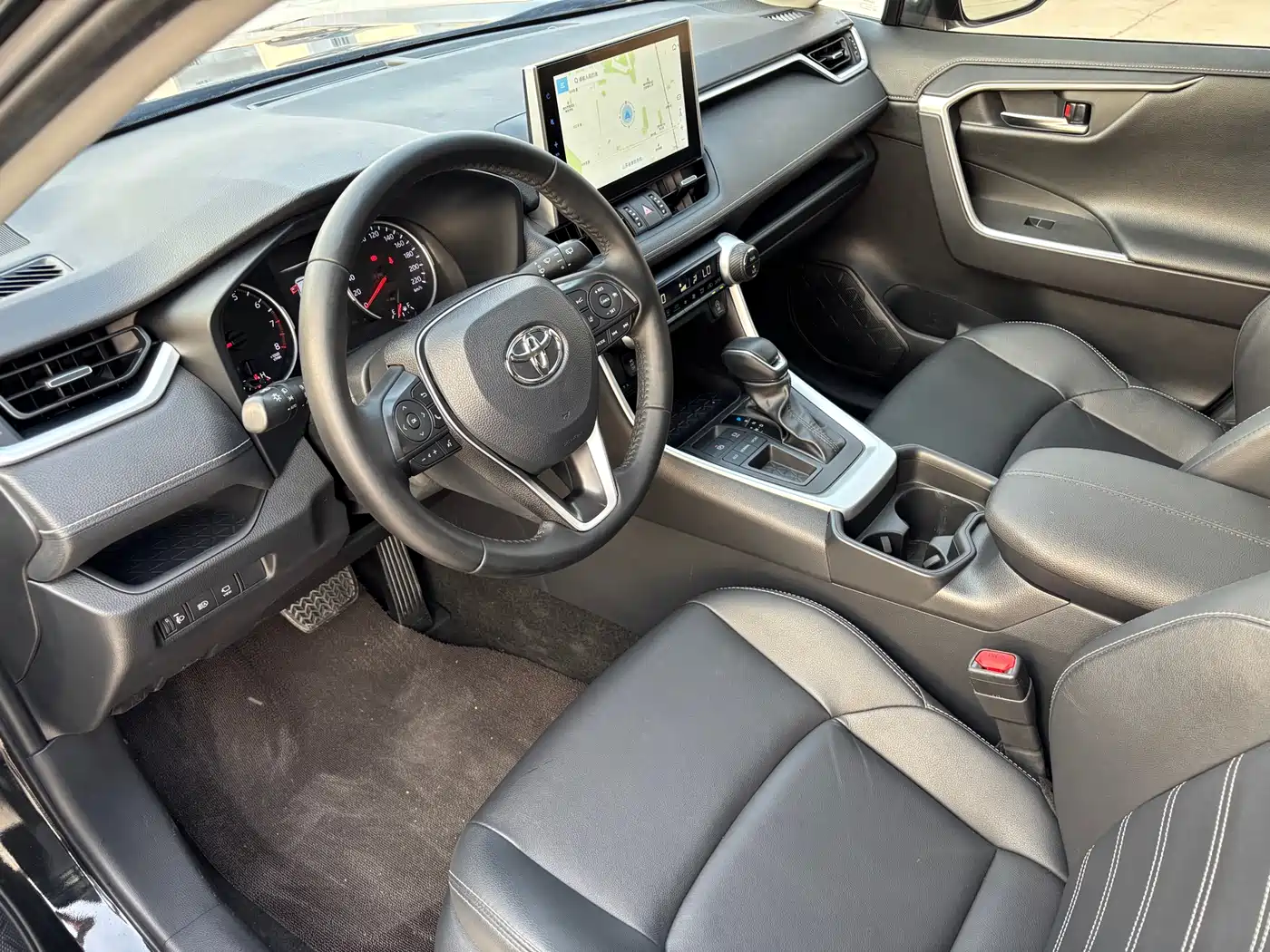 Toyota Wildlander 2022 2.0L CVT FWD Luxury PLUS Edition фото 5