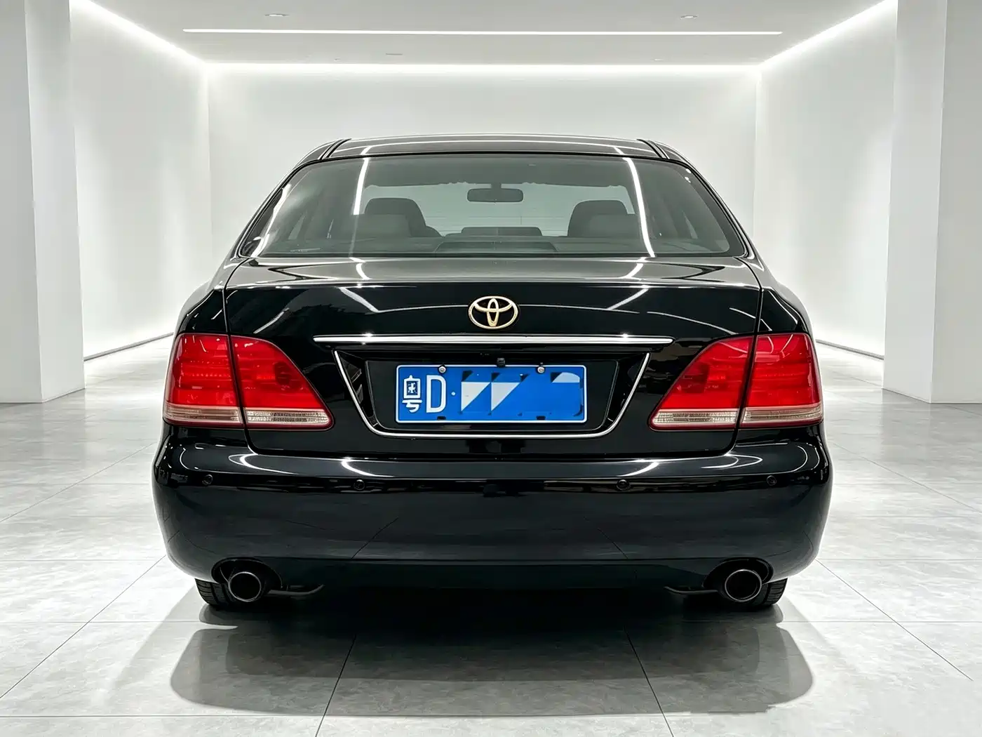 Фото 10 - Toyota Crown