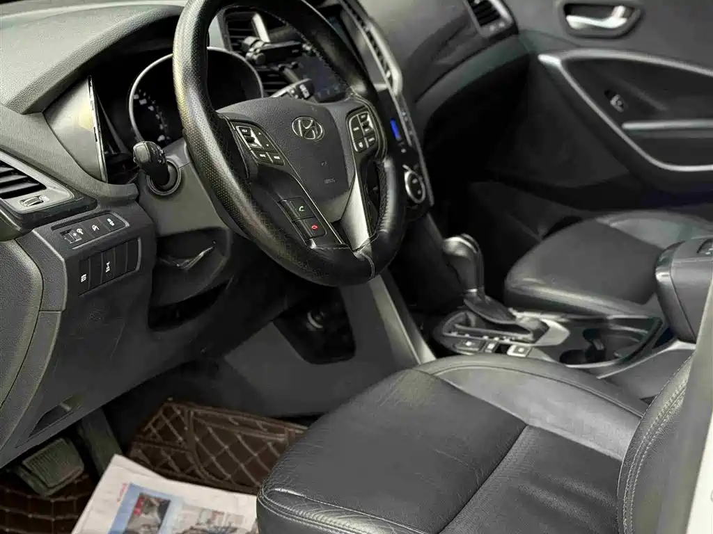 Hyundai Santa Fe 2013 2.0T Automatic AWD Premium фото 4