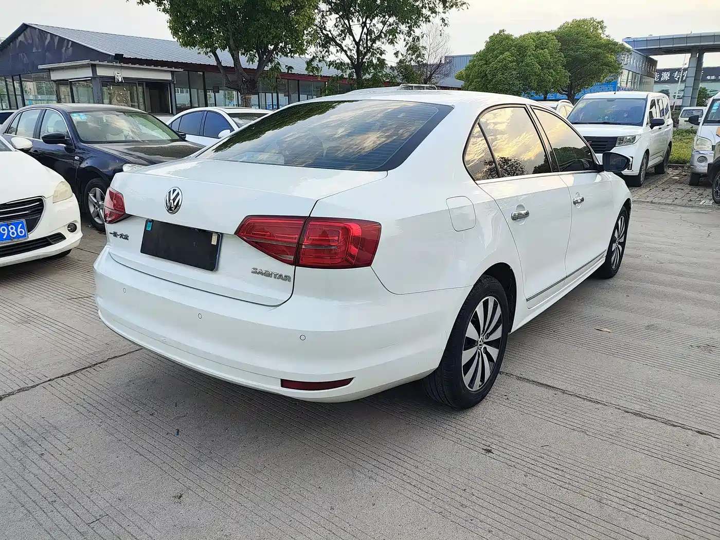 Volkswagen Sagitar 2018 1.6L Automatic Comfort фото 5
