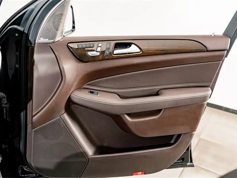 Mercedes-Benz GLS 2018 Facelift GLS 400 4MATIC Sport фото 16