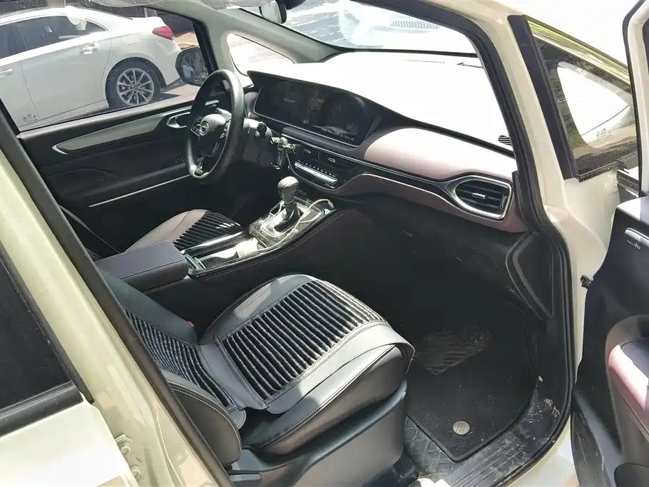 GAC TRUMPCHI TRUMPCHI M6