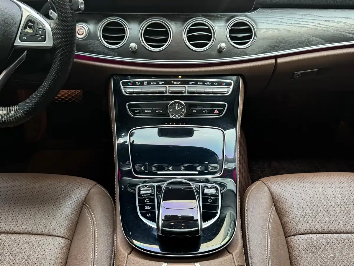 Mercedes-Benz E-Class 2016 E 300 L Sport Fashion Type фото 9